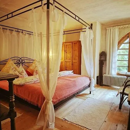 Hotel Chasa De Capol - Historische Gaststaette & Weinkellerei