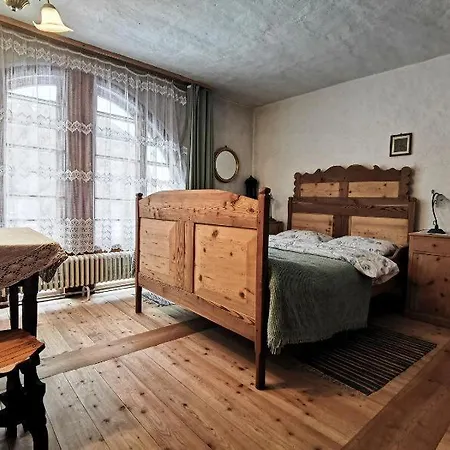 Hotel Chasa De Capol - Historische Gaststaette & Weinkellerei