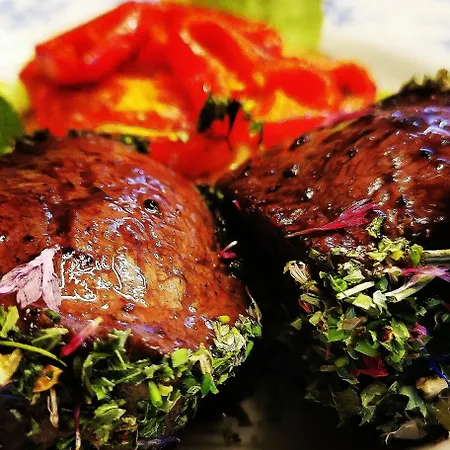 Chasa De Capol - Historische Gaststaette & Weinkellerei Hotel 3*