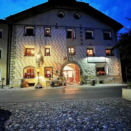 Chasa De Capol - Historische Gaststaette & Weinkellerei 3*