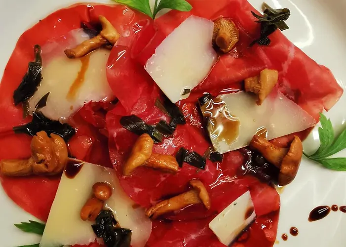 Chasa De Capol - Historische Gaststaette & Weinkellerei Szálloda Sta Maria Val Müstair