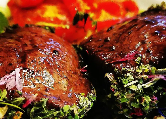 Chasa De Capol - Historische Gaststaette & Weinkellerei Szálloda 3*