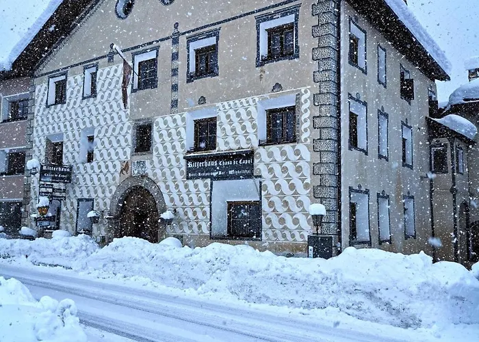 Szálloda Chasa De Capol - Historische Gaststaette & Weinkellerei Sta Maria Val Müstair
