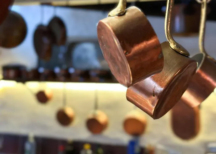 Szálloda Chasa De Capol - Historische Gaststaette & Weinkellerei 3*