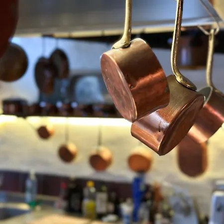 ホテル Chasa De Capol - Historische Gaststaette & Weinkellerei 3*