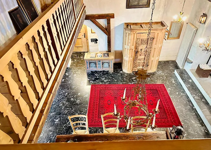 Chasa De Capol - Historische Gaststaette & Weinkellerei 圣玛利亚瓦尔姆斯塔尔