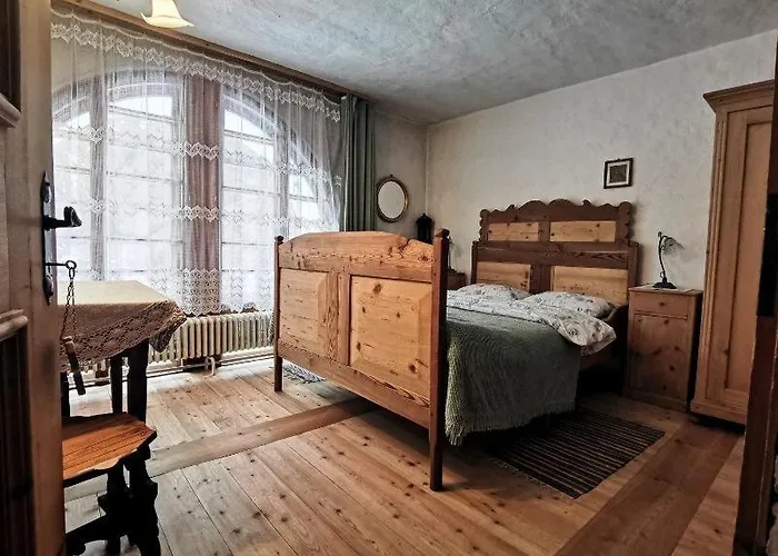Hotel Chasa De Capol - Historische Gaststätte&weinkellerei
